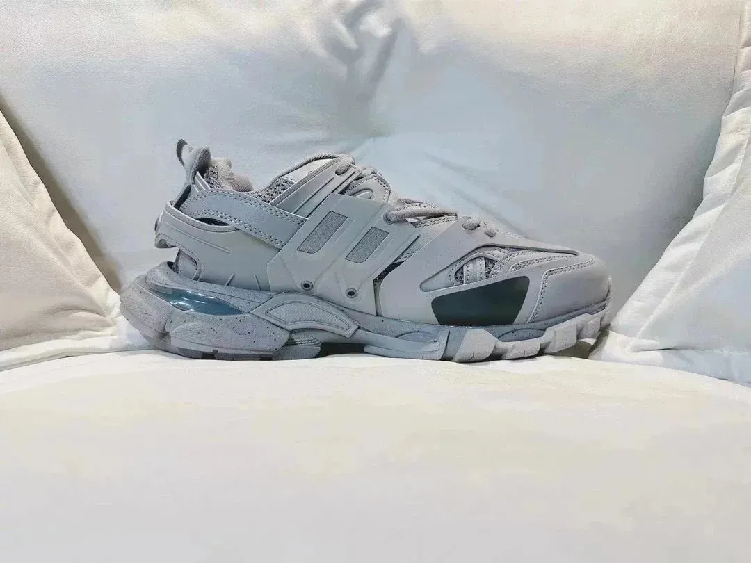 GOOD Paris Track3.0 Dirty and Dusty