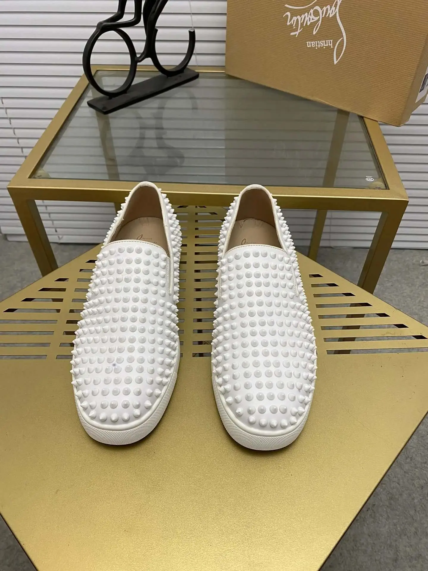 31 (non refundable, non exchangeable)