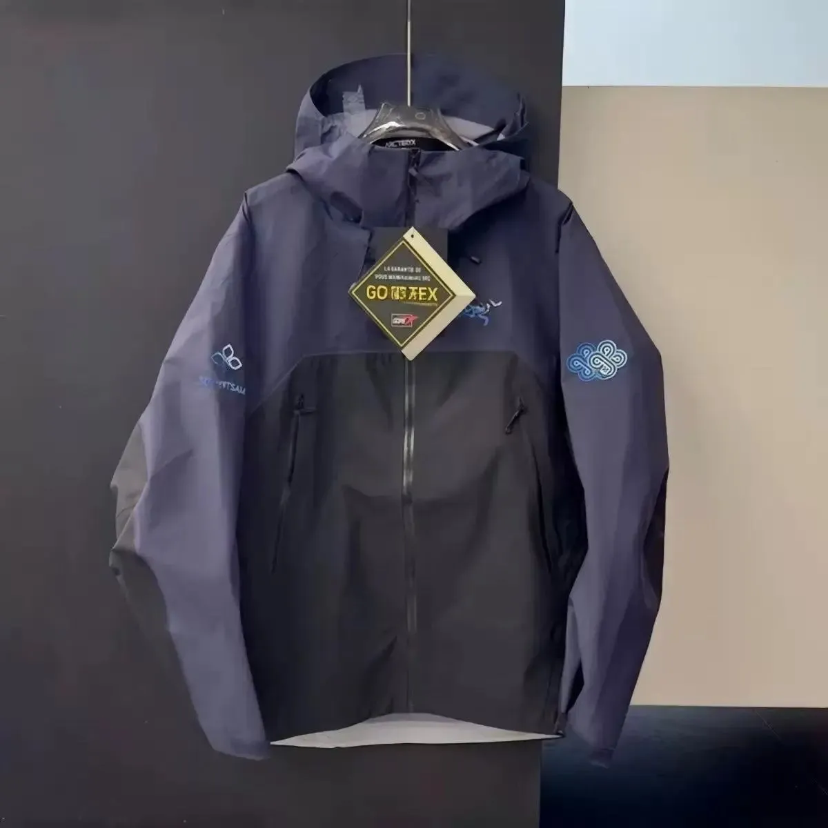 ARC Gradient Embroidery Black Blue